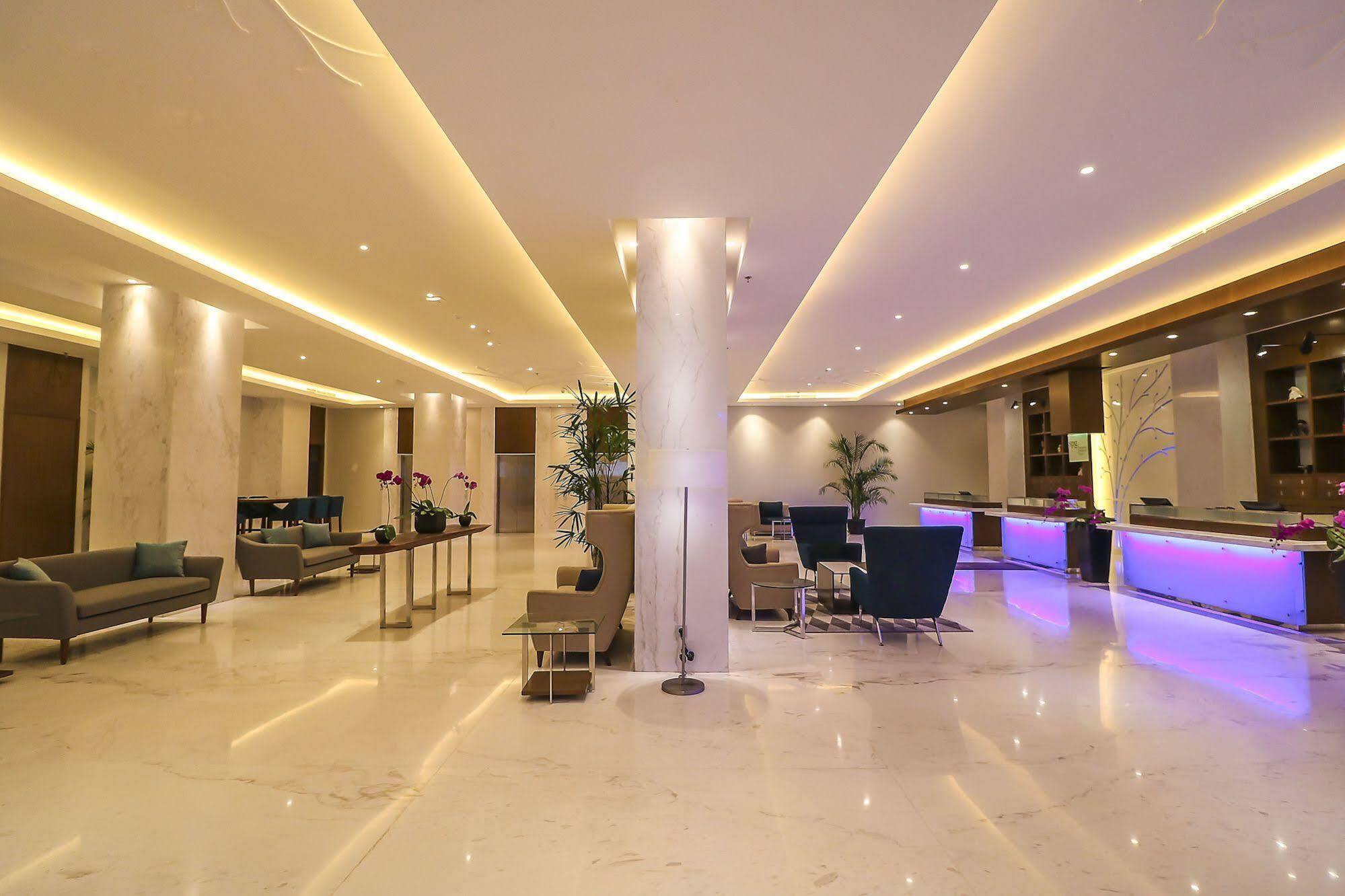 Four Points By Sheraton Manado Exterior foto